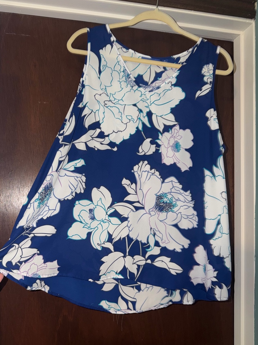 NWOT Apt. 9 Blue Floral Sleeveless Top. MUST BE BUNDLED